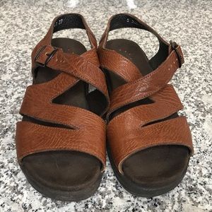 Mephisto Women’s Brown leather sandals sz 5